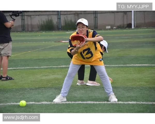 西安网球队战术揭秘:包夹策略如何提升团队竞技水平 西安网球队战术揭秘:包夹策略如何提升团队竞技水平